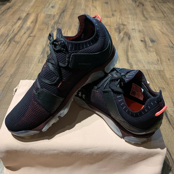 UA HOVR™ Tour Spikeless (Pro Edition) Golf Shoes - Picture 2 of 16